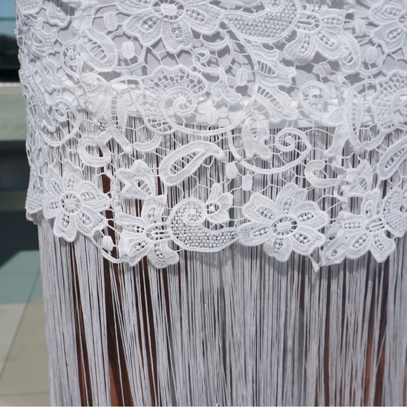 White Romance Elegant Lace Fringe Dress - Picture 2 of 5